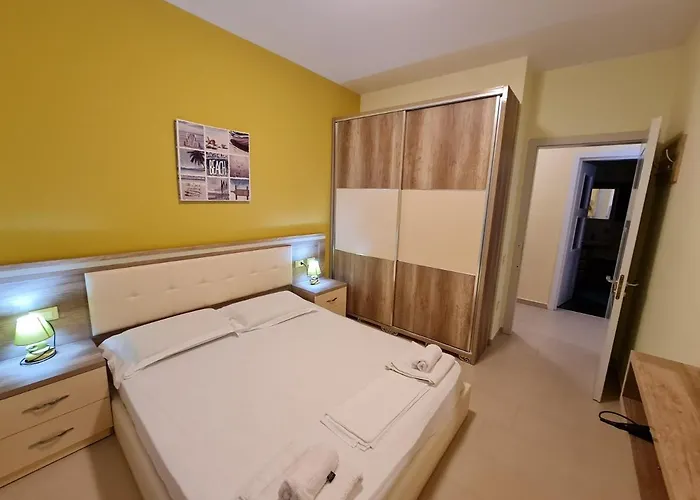 Holiday Apartments Vlore דירה *