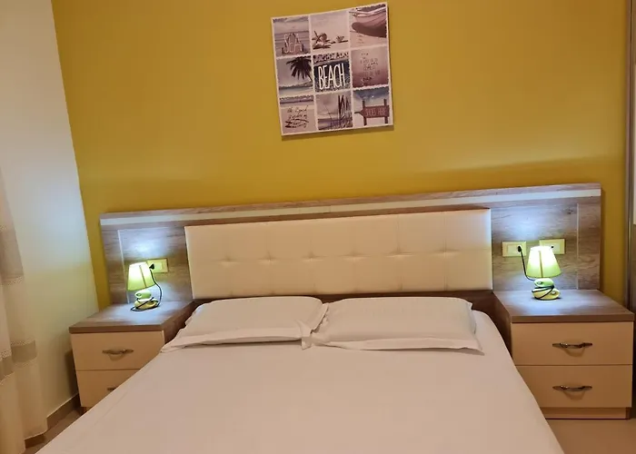 Holiday Apartments Vlore Appartamento *