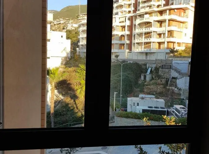 Holiday Apartments Vlore דירה *